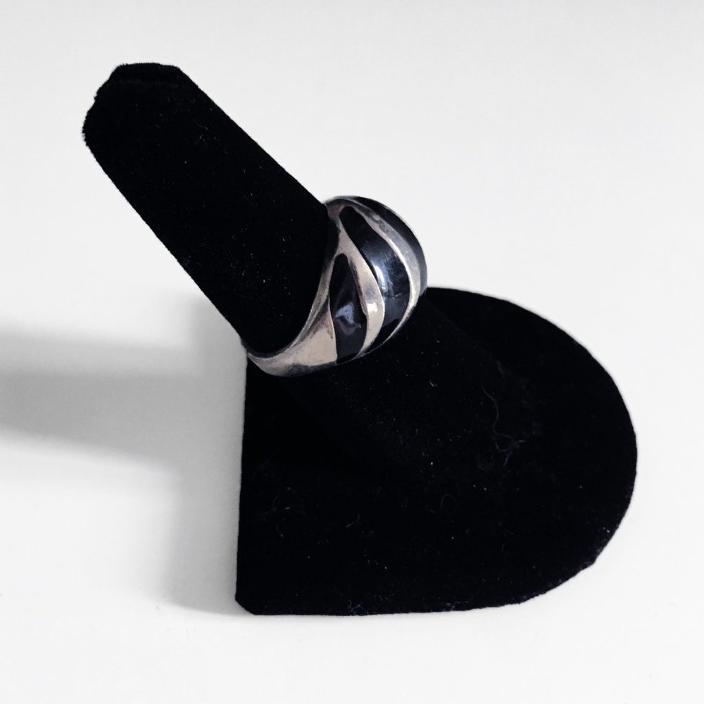 Silver and Black Fashion Statement Ring - Picture 3 of 4